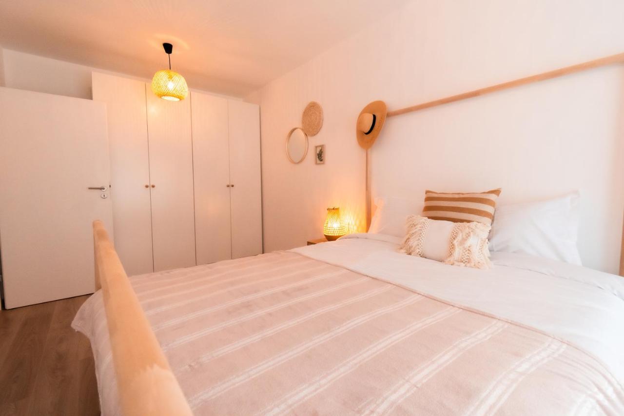 Brown Bear Apt. Boho Style Bedroom W/ City View & Free Parking Braşov Eksteriør billede