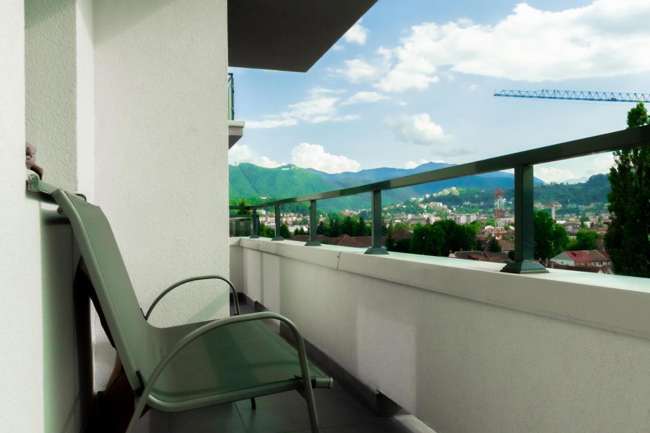 Brown Bear Apt. Boho Style Bedroom W/ City View & Free Parking Braşov Eksteriør billede